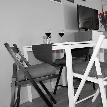 Lovely & Cosy With Wifi & Free Parking * 류블랴나